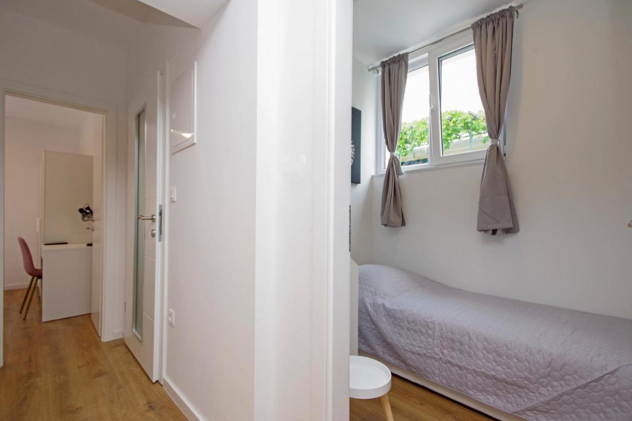 Apartments Luny Makarska Exterior photo